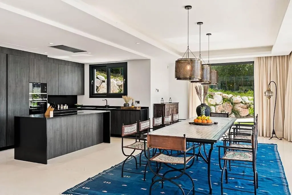 Villa V - Chic 6-Bedroom Villa In Los Olivos, Marbella Spain