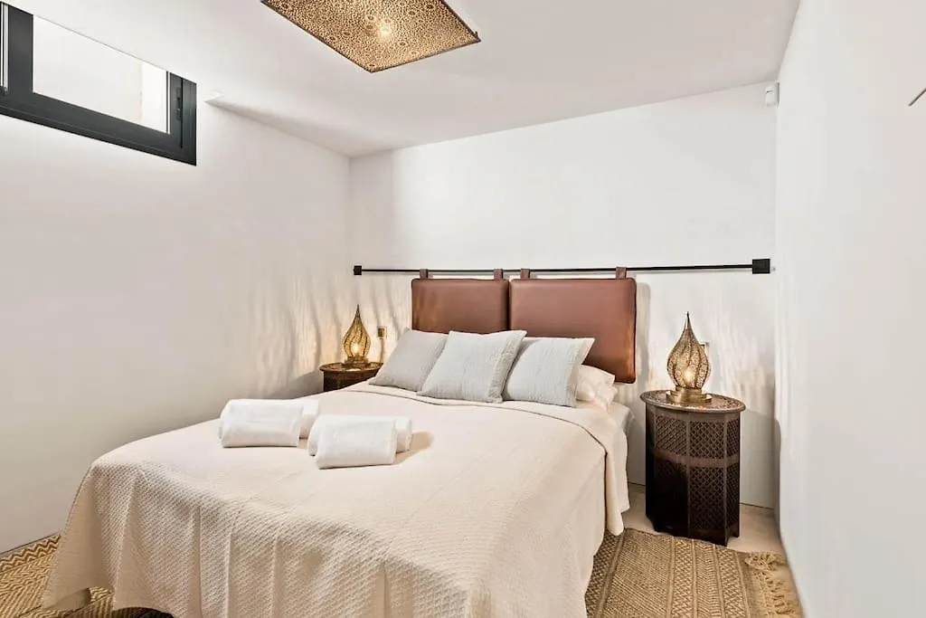 Villa V - Chic 6-Bedroom Villa In Los Olivos, 마르베야