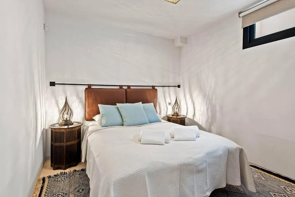 Villa V - Chic 6-Bedroom Villa In Los Olivos, Marbella
